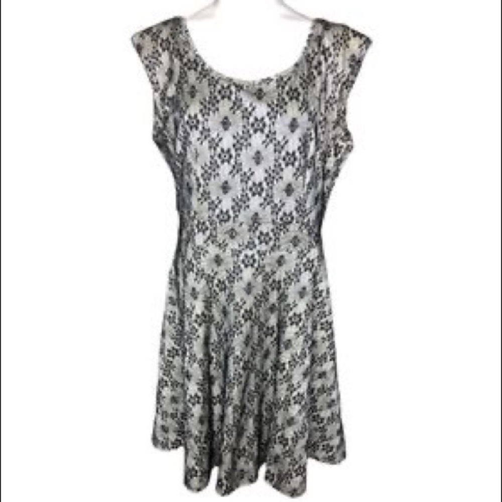 Worthington Stretch Mini Dress- Floral Lace Pattern - L